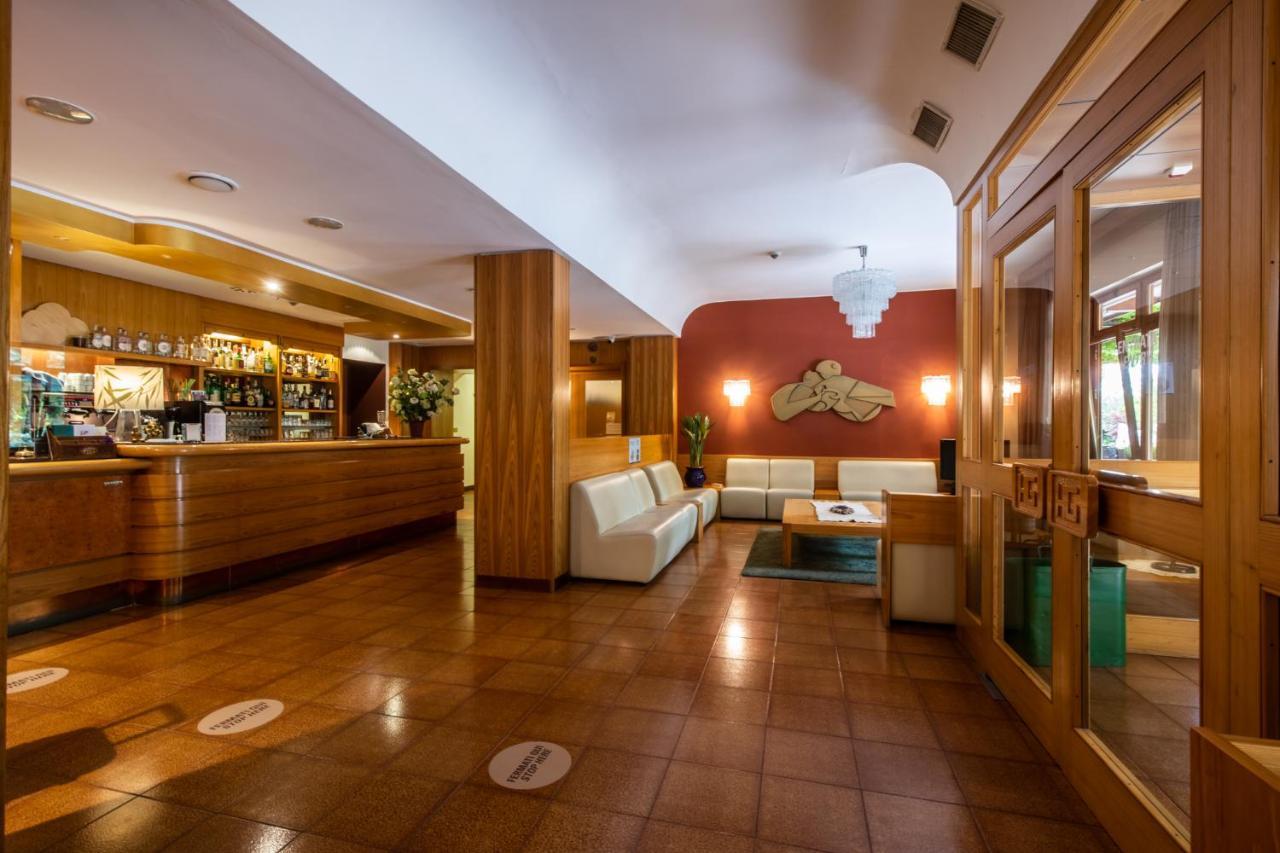 Hotel Centro Benessere Gardel Arta Terme Exterior foto