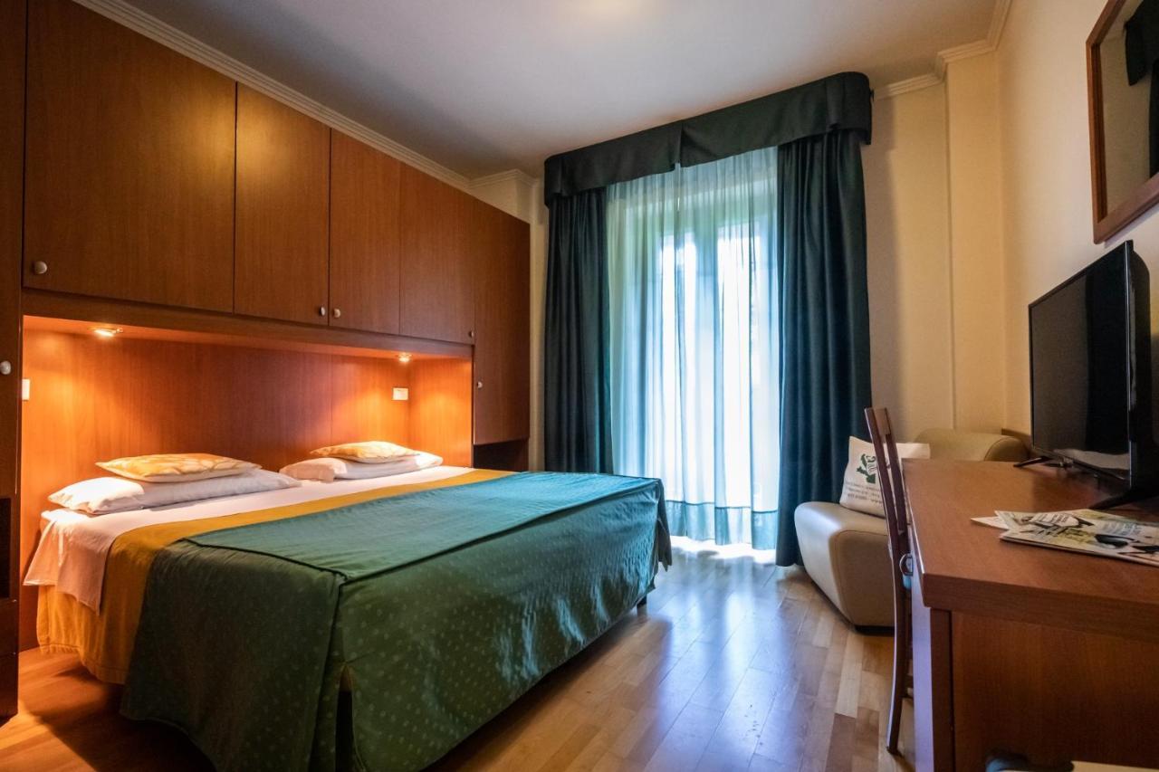 Hotel Centro Benessere Gardel Arta Terme Exterior foto
