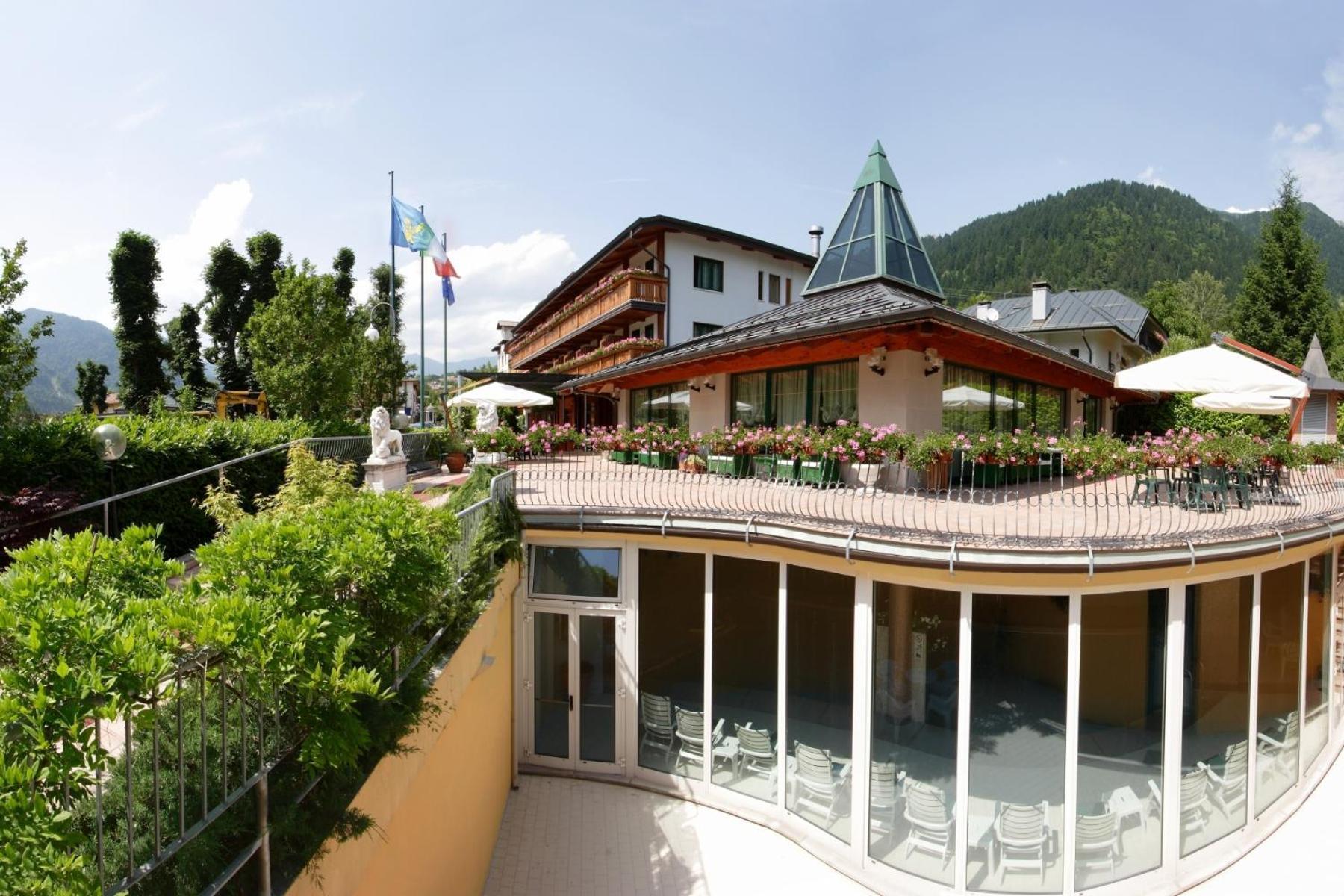 Hotel Centro Benessere Gardel Arta Terme Exterior foto